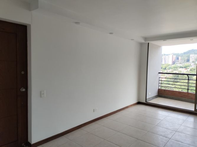 Apartamento de 2 alcobas en arriendo en El Poblado, Medellín, 81 m² · foto 3 de 18