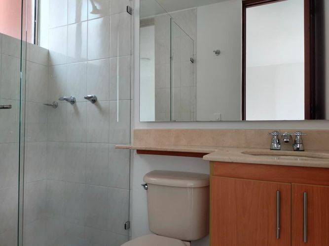Apartamento de 2 alcobas en arriendo en El Poblado, Medellín, 81 m² · foto 17 de 18