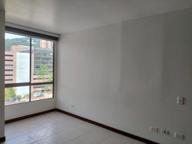 Apartamento de 2 alcobas en arriendo en El Poblado, Medellín, 81 m² · foto 9 de 18