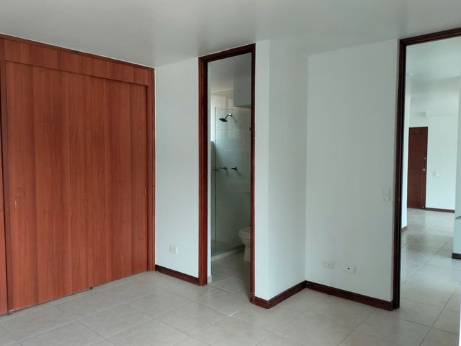 Apartamento de 2 alcobas en arriendo en El Poblado, Medellín, 81 m² · foto 14 de 18