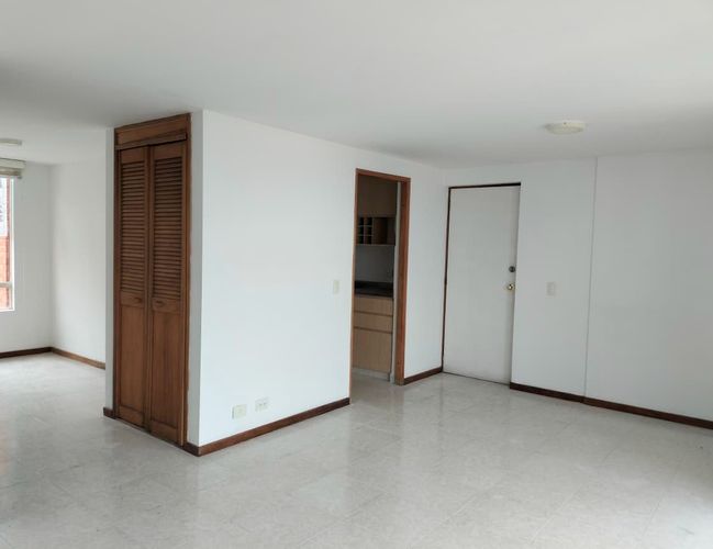 Apartamento de 2 alcobas en arriendo en El Poblado, Medellín, 100 m² · foto 10 de 15