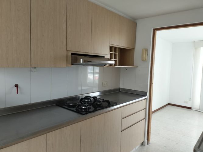 Apartamento de 2 alcobas en arriendo en El Poblado, Medellín, 100 m² · foto 6 de 15