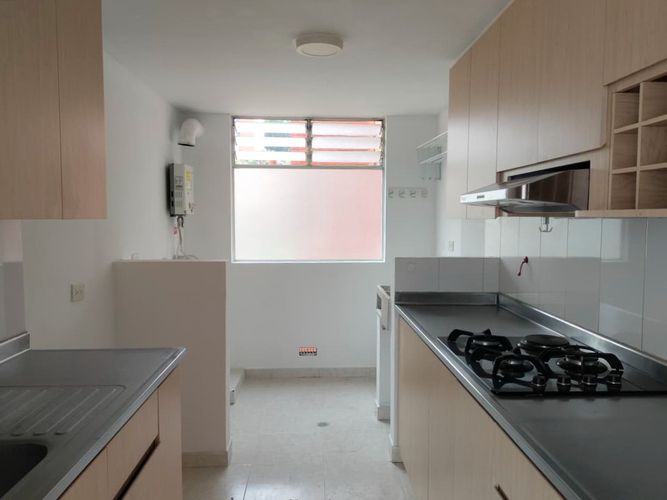 Apartamento de 2 alcobas en arriendo en El Poblado, Medellín, 100 m² · foto 5 de 15