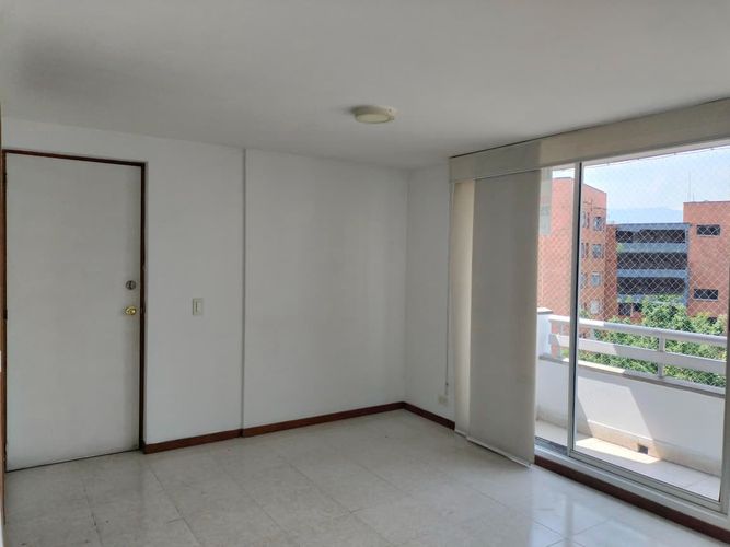 Apartamento de 2 alcobas en arriendo en El Poblado, Medellín, 100 m² · foto 2 de 15