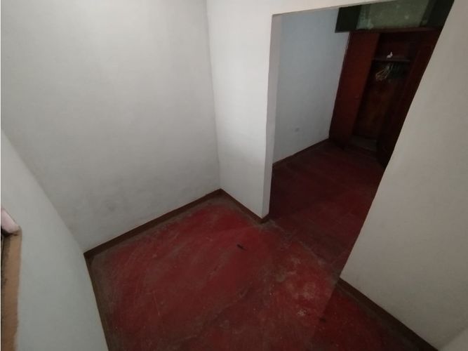 Casa de 10 alcobas en venta en Colon, Medellín, 132 m² · foto 15 de 24
