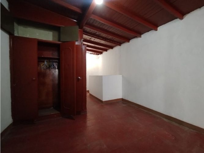 Casa de 10 alcobas en venta en Colon, Medellín, 132 m² · foto 16 de 24