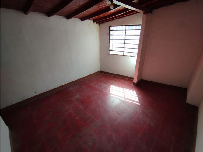Casa de 10 alcobas en venta en Colon, Medellín, 132 m² · foto 20 de 24