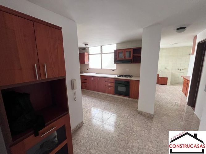 Apartamento de 4 alcobas en arriendo en Laureles, Medellín, 160 m² · foto 3 de 21