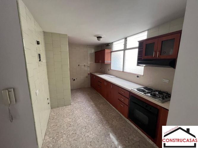 Apartamento de 4 alcobas en arriendo en Laureles, Medellín, 160 m² · foto 4 de 21