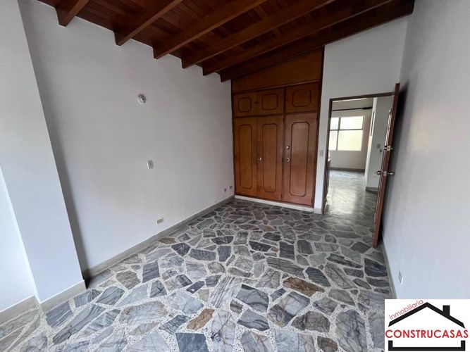 Apartamento de 4 alcobas en arriendo en Laureles, Medellín, 160 m² · foto 12 de 21