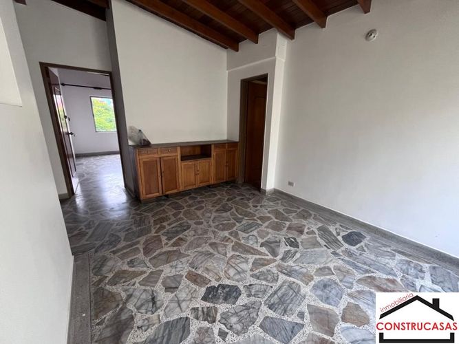 Apartamento de 4 alcobas en arriendo en Laureles, Medellín, 160 m² · foto 13 de 21