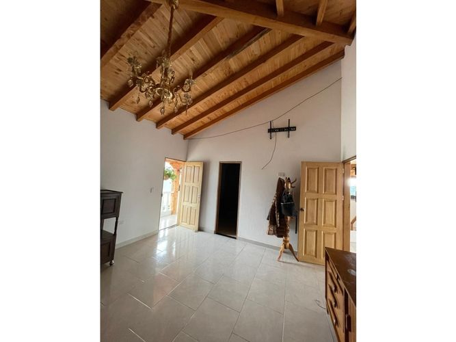 Casa de 7 alcobas en venta en Guarne, 1150 m² · foto 7 de 21