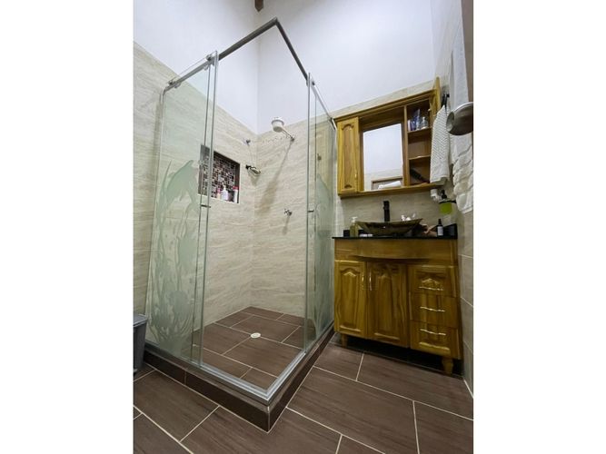 Casa de 7 alcobas en venta en Guarne, 1150 m² · foto 8 de 21
