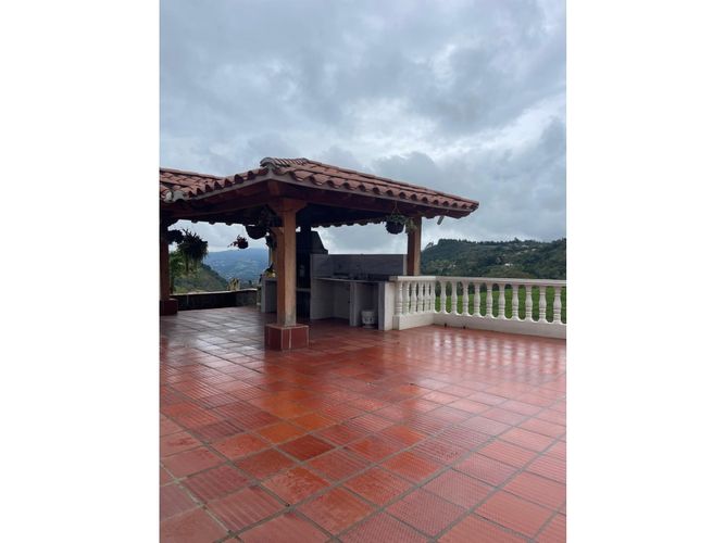 Casa de 7 alcobas en venta en Guarne, 1150 m² · foto 9 de 21
