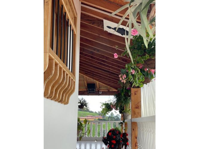 Casa de 7 alcobas en venta en Guarne, 1150 m² · foto 10 de 21