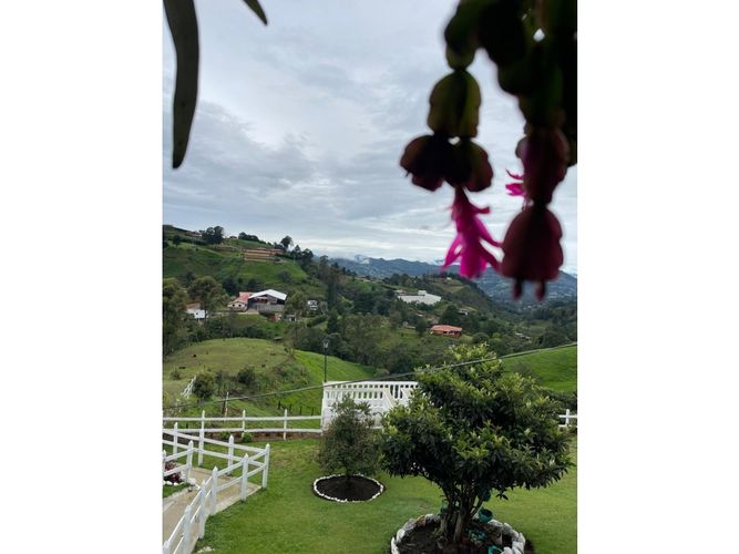 Casa de 7 alcobas en venta en Guarne, 1150 m² · foto 13 de 21
