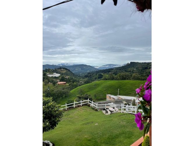 Casa de 7 alcobas en venta en Guarne, 1150 m² · foto 15 de 21