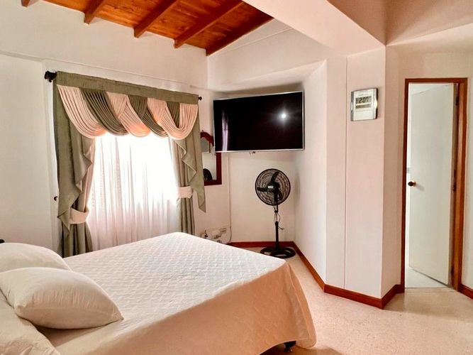 Apartamento de 2 alcobas en venta en Laureles, Medellín, 66 m² · foto 14 de 17