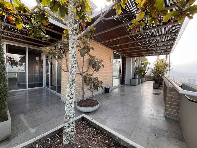 Apartamento de 3 alcobas en venta en El Poblado, Medellín, 270 m² · foto 18 de 18