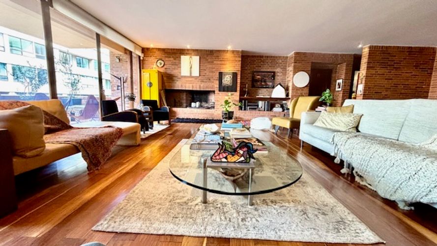 Apartamento en venta en Los Rosales, Bogotá · foto 3 de 24