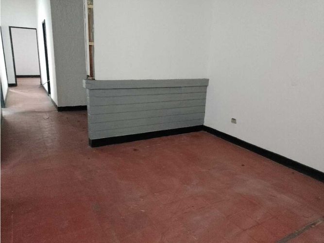 Local en arriendo en Jesus Nazareno, Medellín, 110 m² · foto 9 de 24