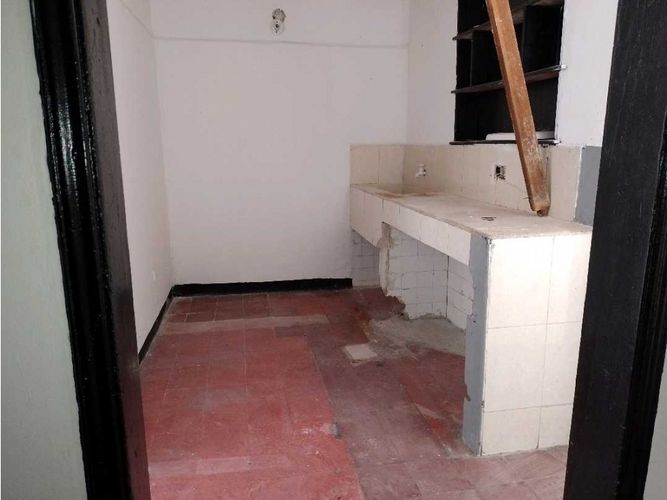 Local en arriendo en Jesus Nazareno, Medellín, 110 m² · foto 2 de 24