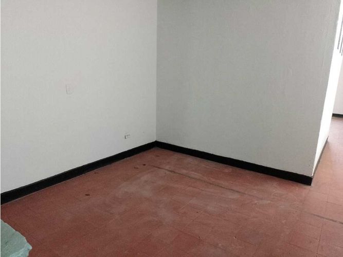 Local en arriendo en Jesus Nazareno, Medellín, 110 m² · foto 8 de 24