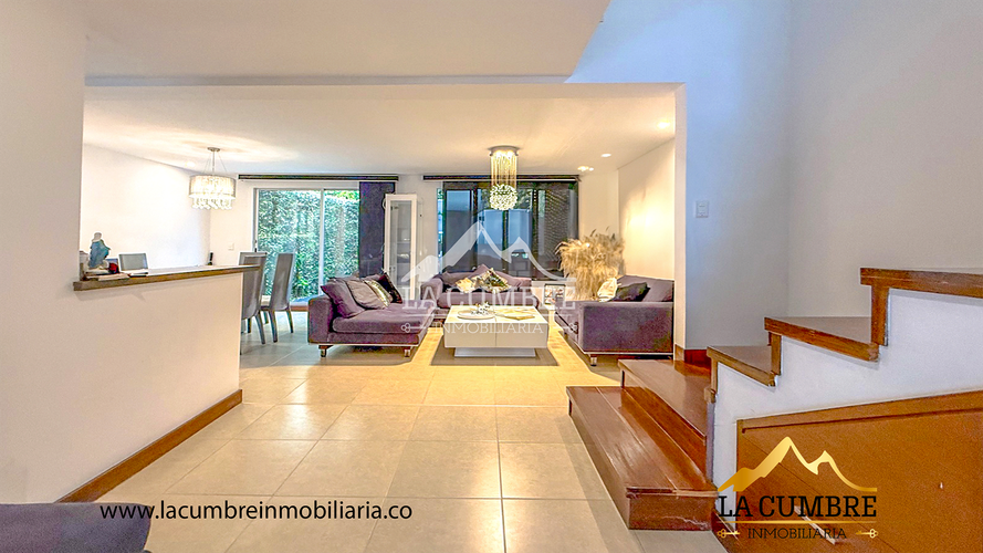 Casa de 3 alcobas en arriendo en Loma Benedictinos, Envigado, 200 m² · foto 3 de 14
