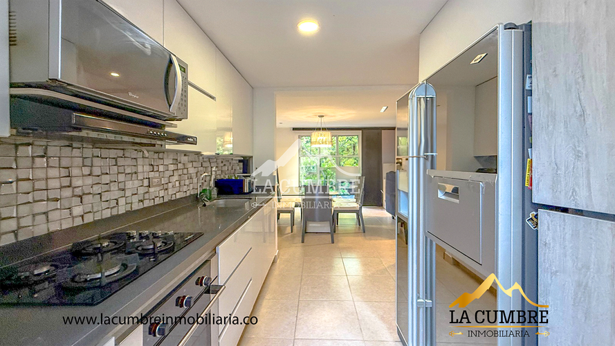 Casa de 3 alcobas en arriendo en Loma Benedictinos, Envigado, 200 m² · foto 4 de 14