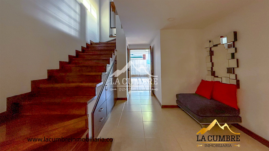 Casa de 3 alcobas en arriendo en Loma Benedictinos, Envigado, 200 m² · foto 6 de 14