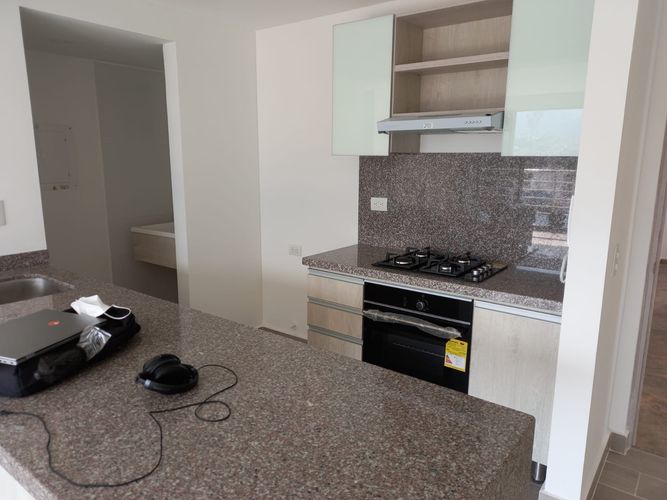 Apartamento de 3 alcobas en venta en Provenza, Bucaramanga, 76 m² · foto 6 de 22