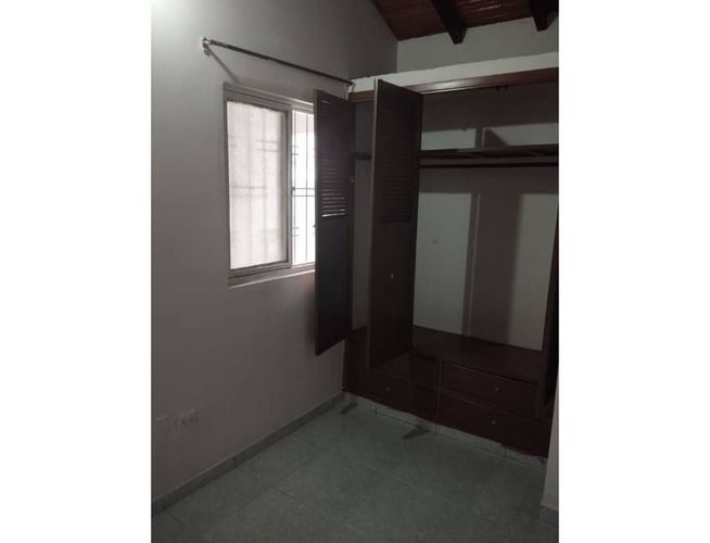 Casa de 8 alcobas en venta en La Salle, Bucaramanga, 240 m² · foto 7 de 18