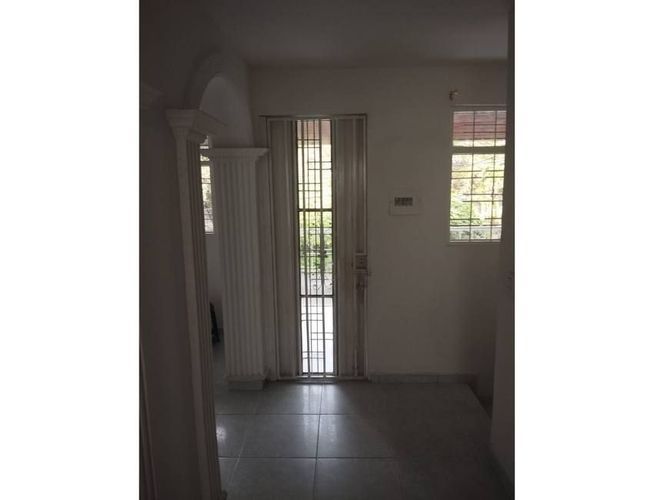 Casa de 8 alcobas en venta en La Salle, Bucaramanga, 240 m² · foto 17 de 18