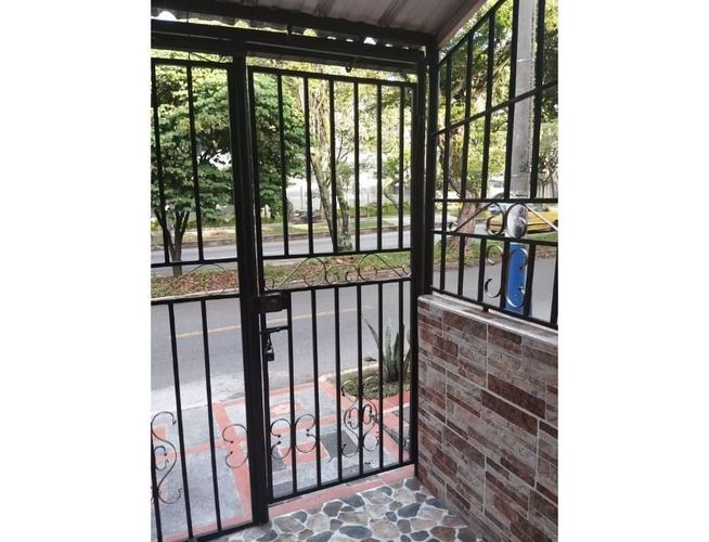 Casa de 8 alcobas en venta en La Salle, Bucaramanga, 240 m² · foto 16 de 18