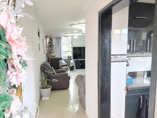 Apartamento de 2 alcobas en venta en Ciudad Los Alamos, Cali, 75 m² · foto 3 de 21
