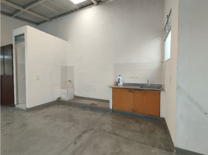 Bodega en arriendo en Rodeo Alto, Medellín, 90 m² · foto 3 de 6