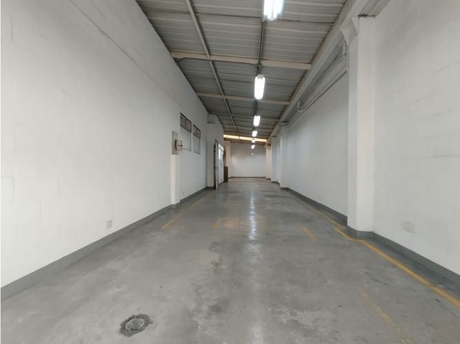 Bodega en arriendo en Rodeo Alto, Medellín, 90 m² · foto 4 de 6