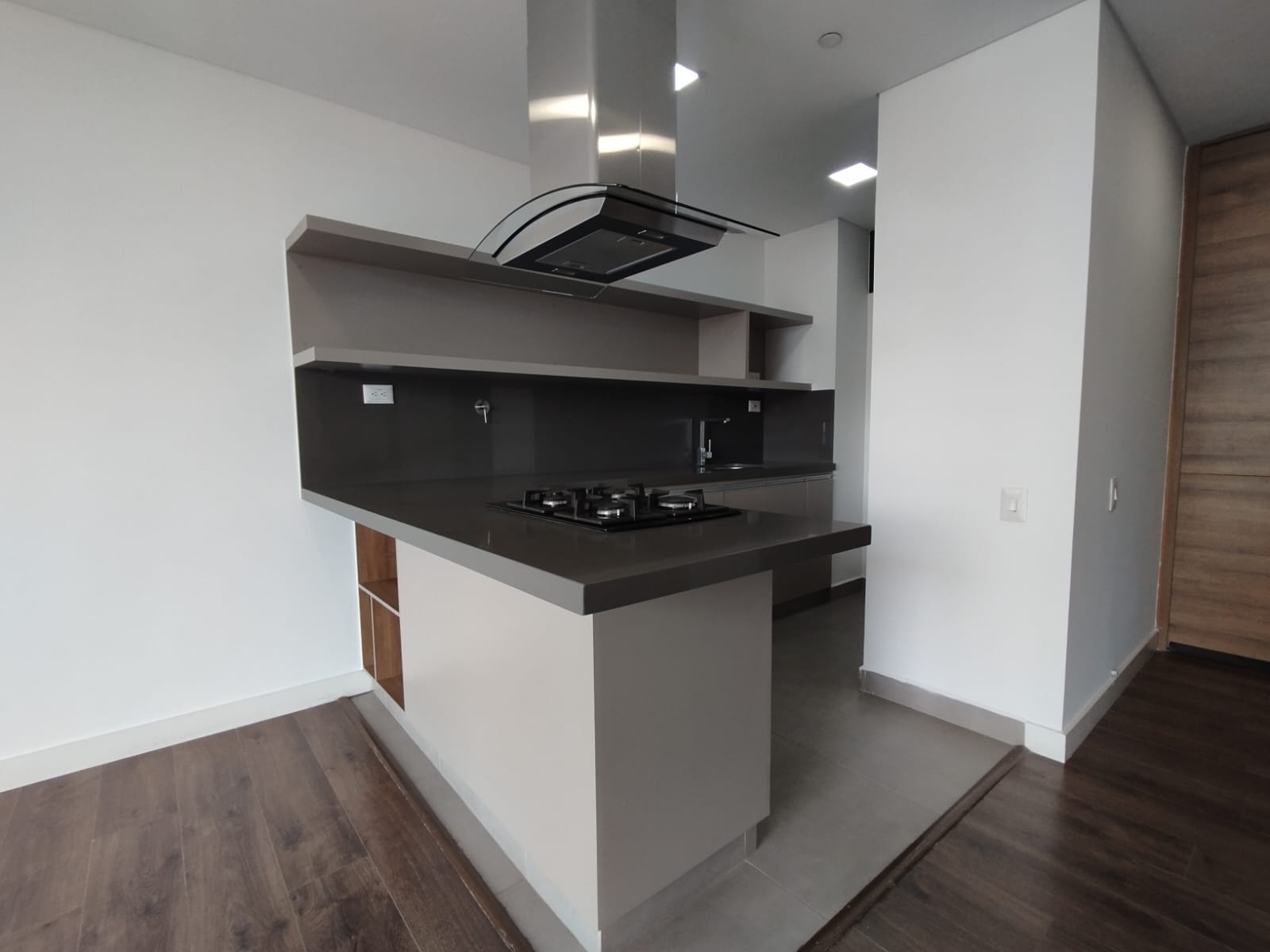 Apartaestudio en arriendo en El Poblado, Medellín · foto 7 de 18