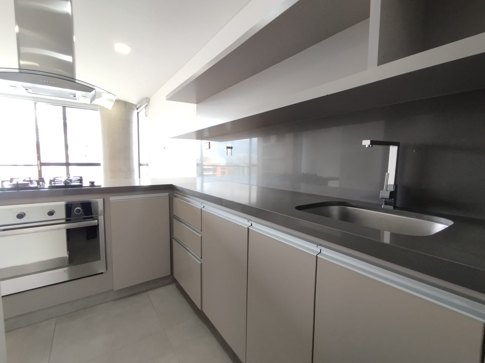 Apartaestudio en arriendo en El Poblado, Medellín · foto 10 de 18