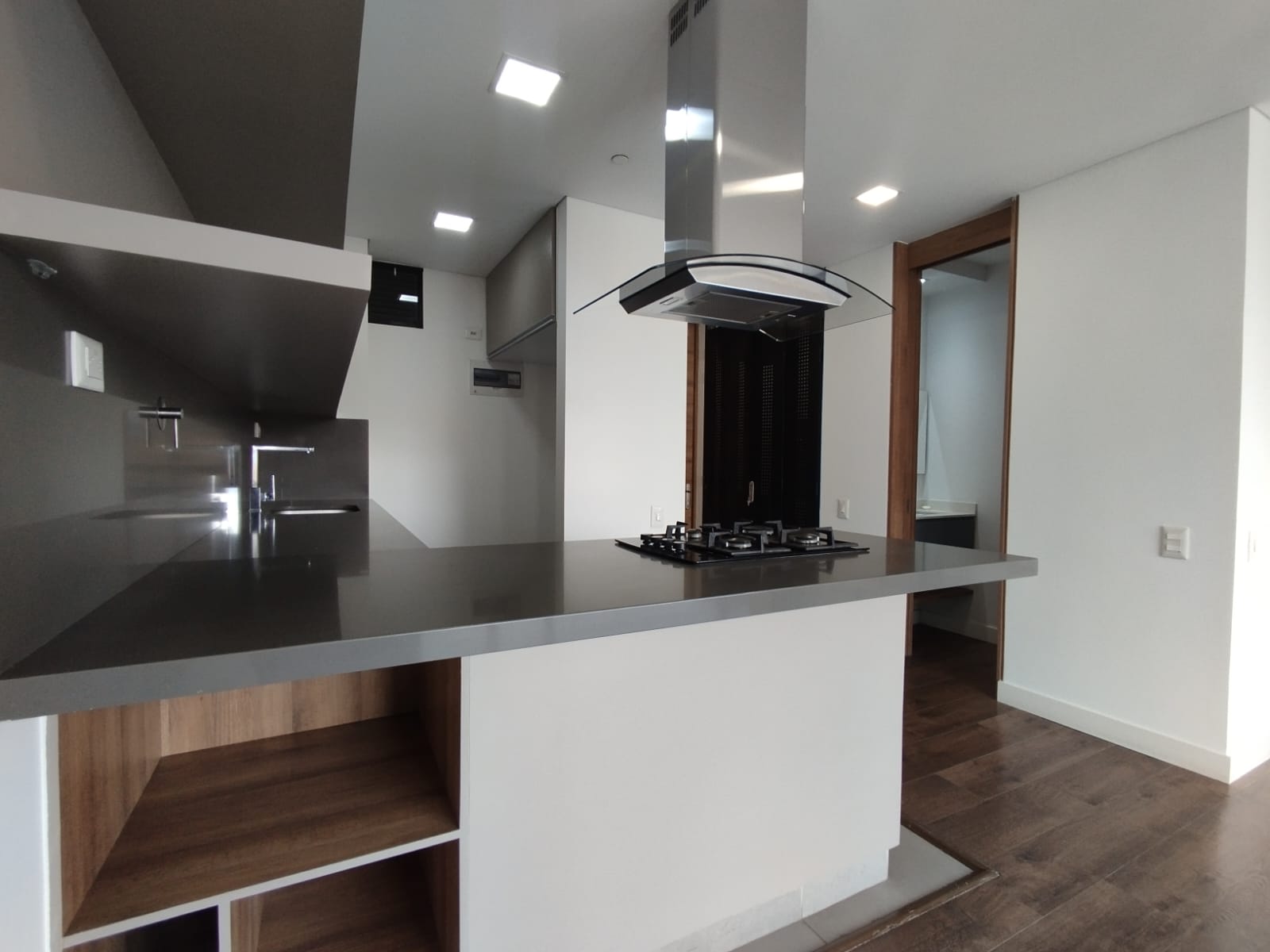 Apartaestudio en arriendo en El Poblado, Medellín · foto 12 de 18