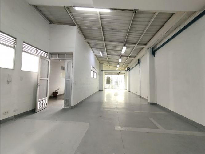 Bodega en arriendo en Rodeo Alto, Medellín, 170 m² · foto 2 de 7