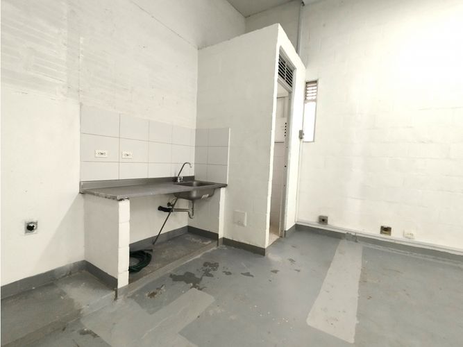 Bodega en arriendo en Rodeo Alto, Medellín, 170 m² · foto 3 de 7