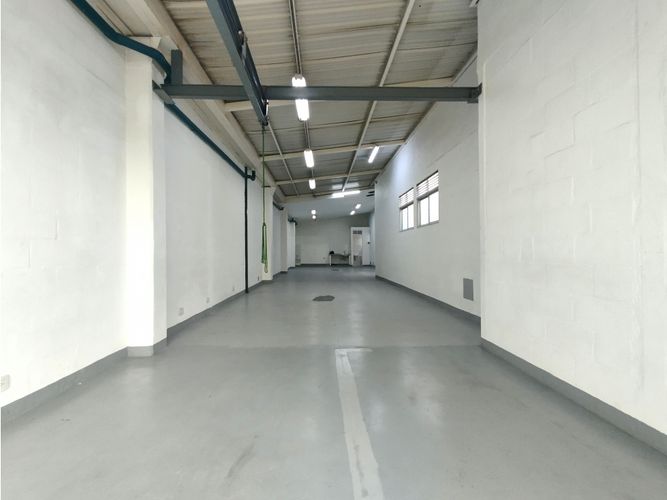 Bodega en arriendo en Rodeo Alto, Medellín, 170 m² · foto 4 de 7