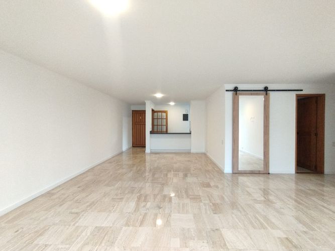 Apartamento de 2 alcobas en arriendo en El Poblado, Medellín, 126 m² · foto 2 de 20