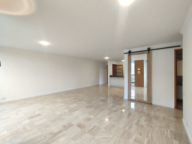 Apartamento de 2 alcobas en arriendo en El Poblado, Medellín, 126 m² · foto 3 de 20