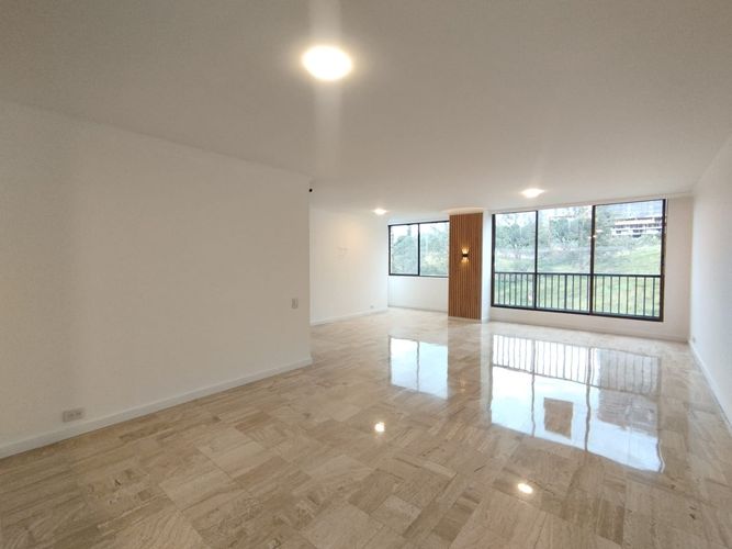 Apartamento de 2 alcobas en arriendo en El Poblado, Medellín, 126 m² · foto 4 de 20