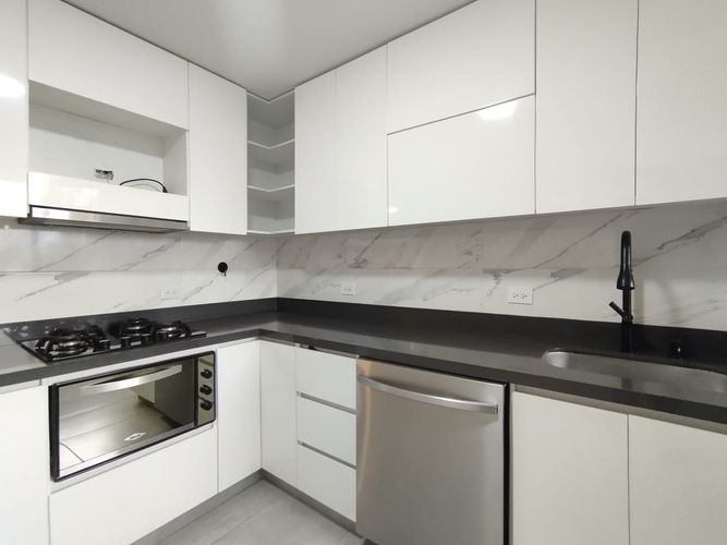 Apartamento de 2 alcobas en arriendo en El Poblado, Medellín, 126 m² · foto 6 de 20