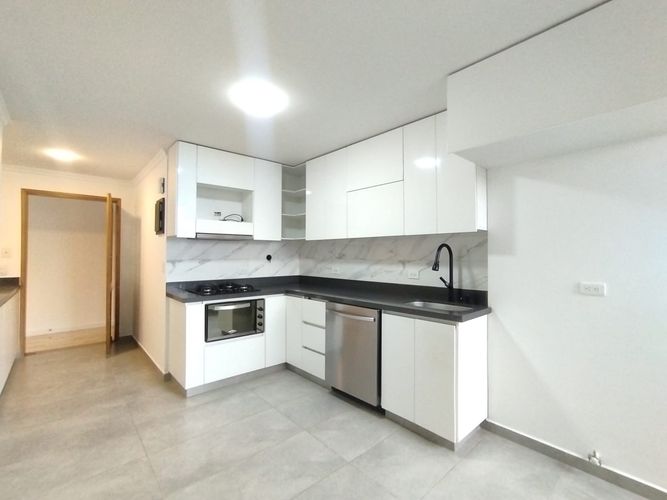 Apartamento de 2 alcobas en arriendo en El Poblado, Medellín, 126 m² · foto 7 de 20