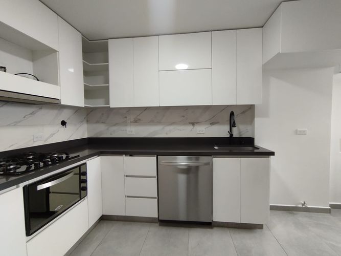 Apartamento de 2 alcobas en arriendo en El Poblado, Medellín, 126 m² · foto 8 de 20