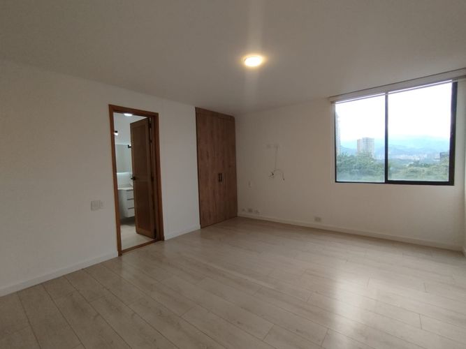 Apartamento de 2 alcobas en arriendo en El Poblado, Medellín, 126 m² · foto 16 de 20